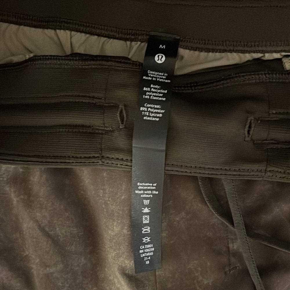 Lululemon THE Shorts 9” - Picture 5 of 5